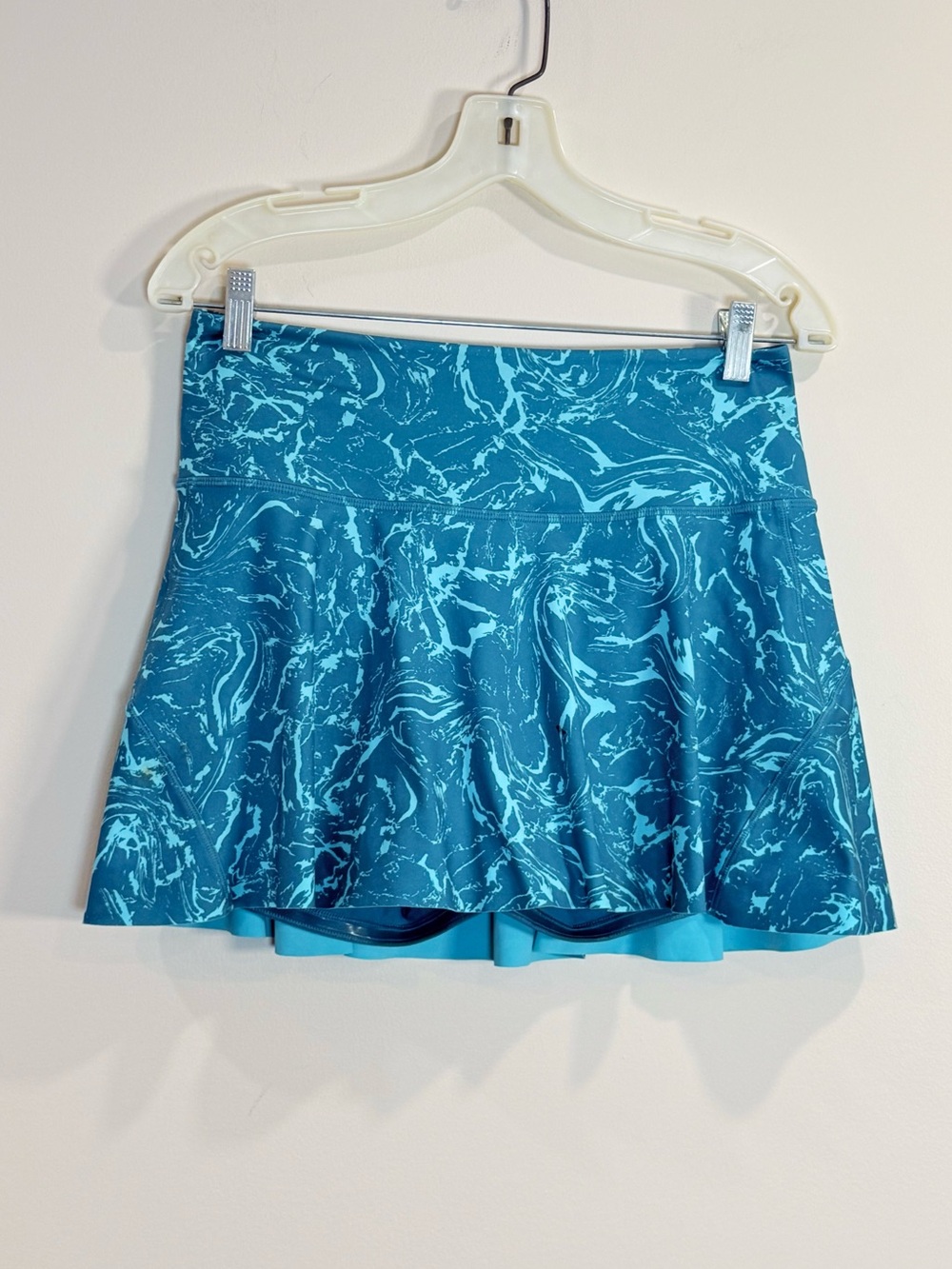🔥Athleta Women’s Blue Marble Print Athletic Skort Size S NWOT 🔥